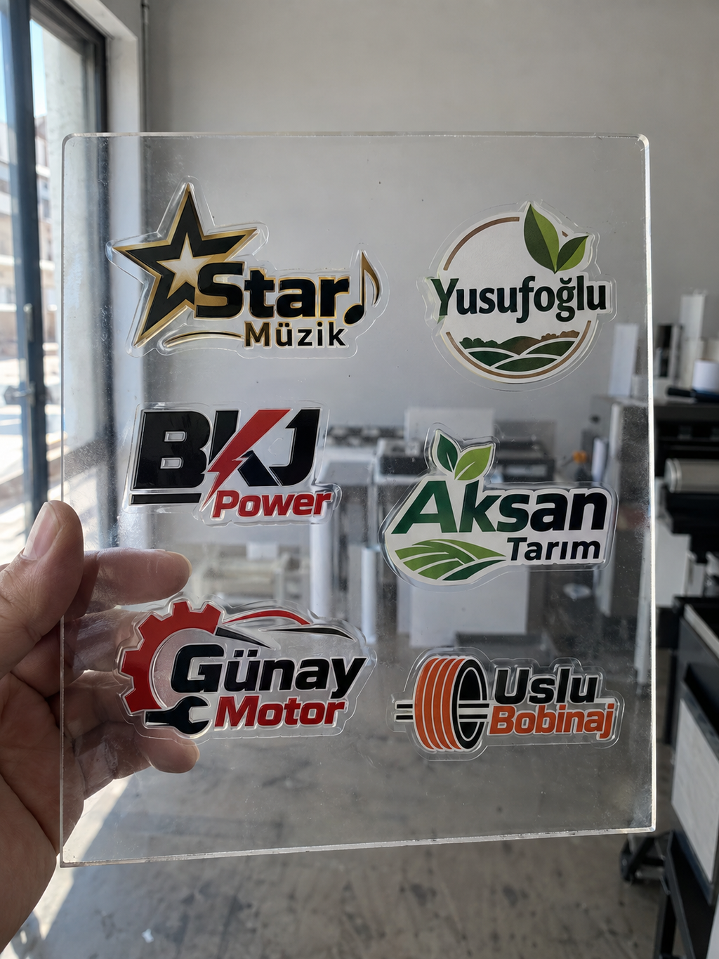 Ultra Clear Baskes Etiket – Kişiye Özel Şeffaf Sticker Baskı