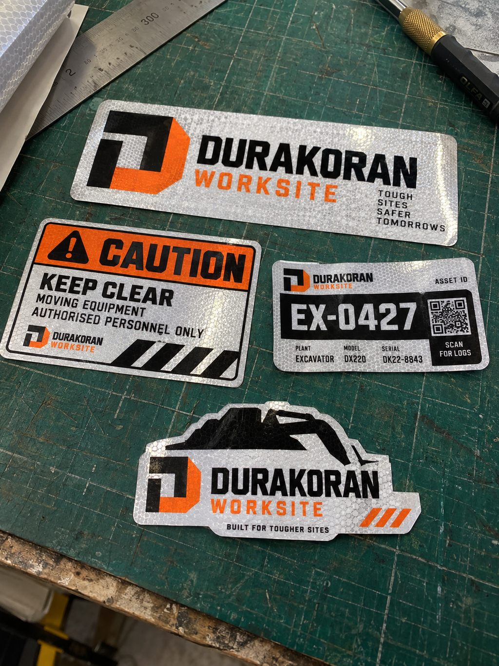 Reflektif Folyo Baskes Etiket – Kişiye Özel Yansıtıcı Sticker