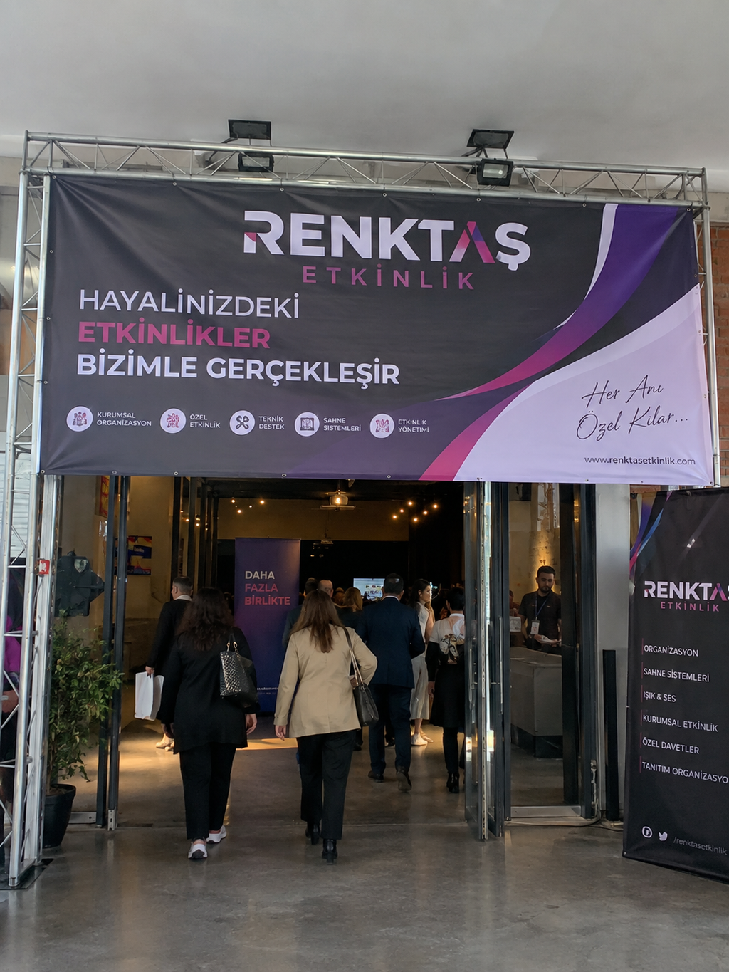 Avrupa Branda Geniş Format Baskı – Kişiye Özel Branda Baskı