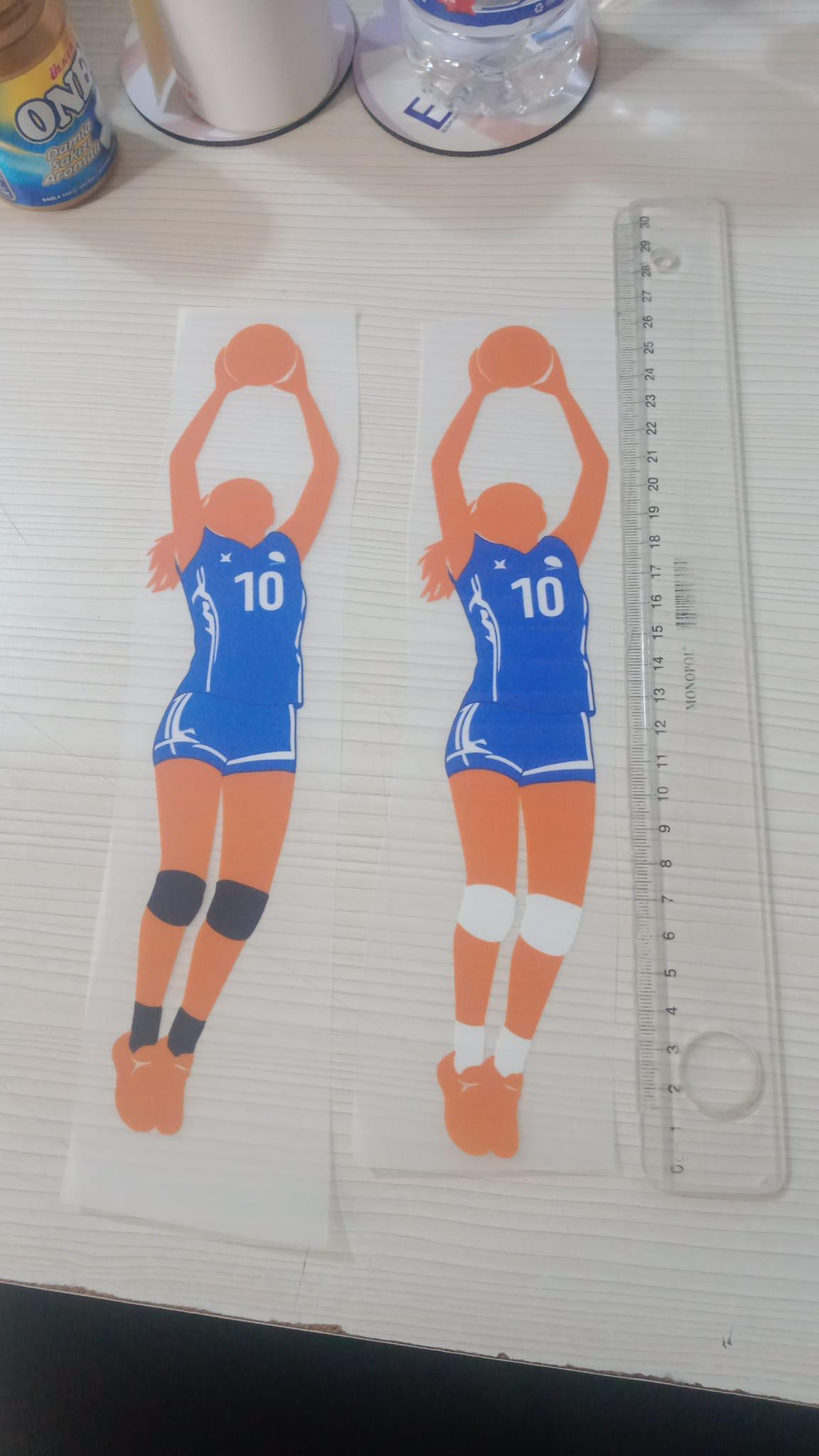 Voleybolcu figürlerinden oluşan renkli DTF transfer baskıları